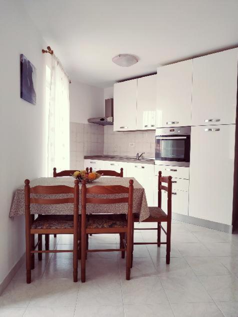 Apartmani Ines 라벡 외부 사진